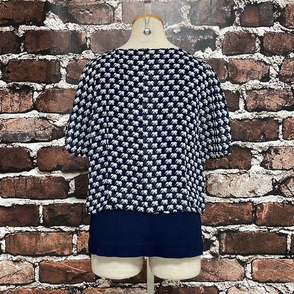 CABI Blouse Women's Small Blue Elephant Print Parade Top Short Sleeve Style 5345 - Picture 10 of 14